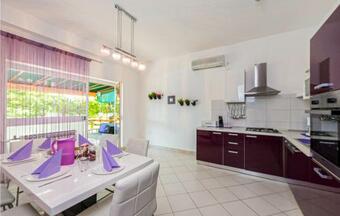 Apartment Krsan With Fireplace I