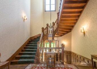 Perrusson Chateau Sleeps 13 Pool Wifi