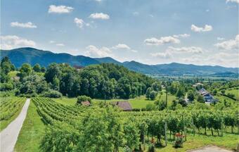 Two-bedroom Holiday Home In Kumrovec