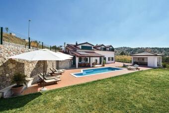 Villa Tesija