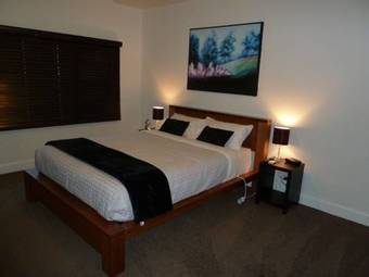 Ploughmans On Wallis, Horsham