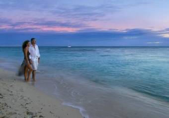 Hotel Green Island Resort