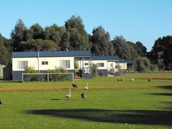 Lodge Western Ki Caravan Park & Wildlife Reserve