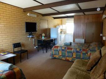 Golfers Retreat Motel