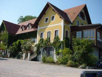 Sattlerhof Genie�erhotel & Weingut