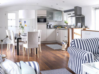 Amsterdam / Loosdrecht Rien Van Den Broeke Village