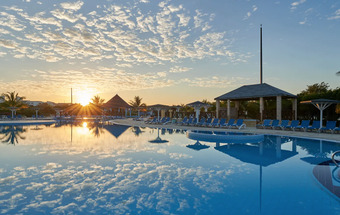 Hotel Aston Costa Verde Beach Resort