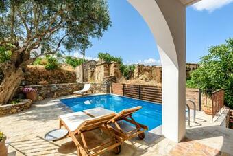 Minos Country Living Apartments