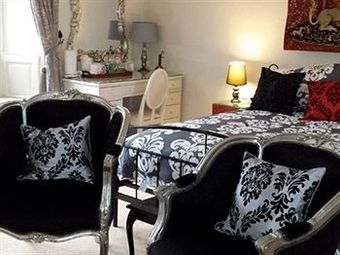 Bed & Breakfast Longbridge House