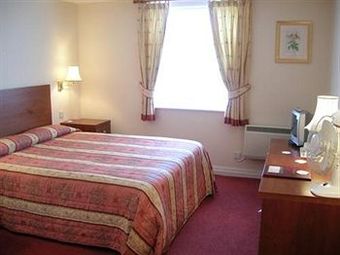 Posada The Emmbrook Inn