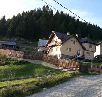 Villa Casa Padina Cu Pietre