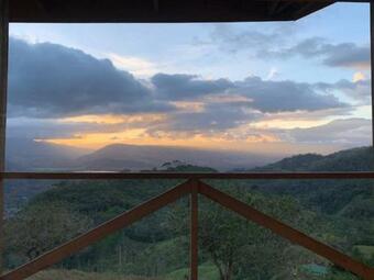 Agradable Caba�a Con Vistas Maravillosas