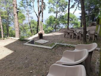 Hotel The Woods Retreat