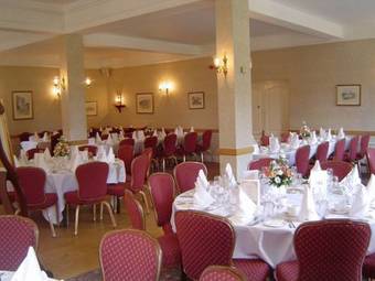 Glen-yr-afon House Hotel