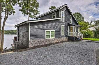 Waterfront Gem On Lake Sinclair With Boat Dock!