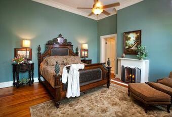 Riverside Inn Bed And Breakfast