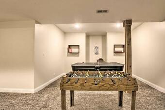 Chic Williamstown Retreat With Pool And Hot Tub!