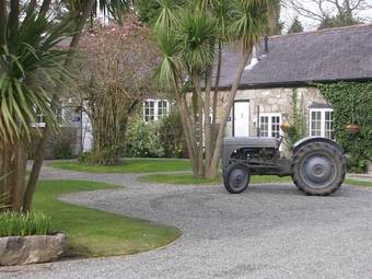 Tros Yr Afon Holiday Cottages And Manor House