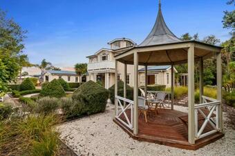 The Manor - Bowentown Holiday Home