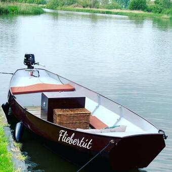 Woning Aan Het Water In Het Friese Merengebied