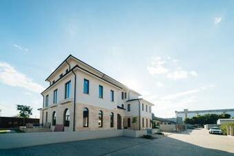 Arn Boutique Hotel