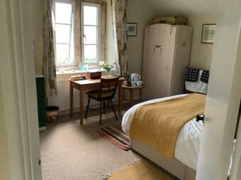 3 Hens Lodge House