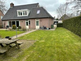 Villa Fraai Gesitueerd Vakantiehuis Met Grote Tuin