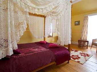 Posada St Ronans Hotel