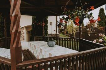 Hostal J�zsa Vend�gh�z