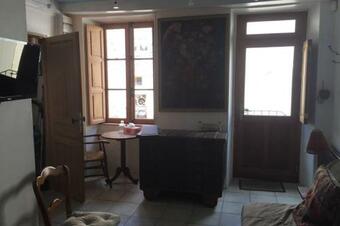La Petite Maison M�di�vale De Melanie