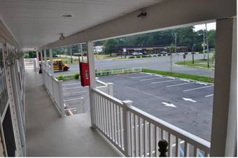 At 9 Motel
