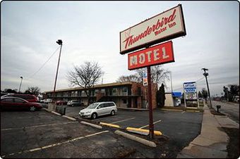 Hotel Thunderbird Motor Inn