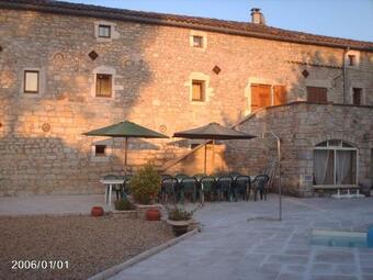 Hostal Les Cigales Grospierres Gites Studios Piscine Commune, Studio Murier