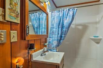 Cozy Cottage On Caroga Lake With Waterfront Fire Pit