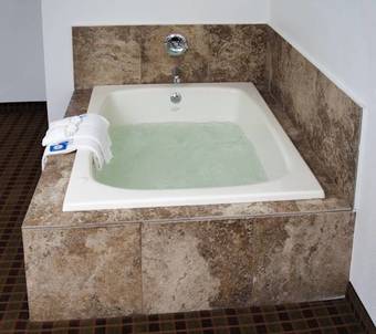 Hotel Express Inn & Suites