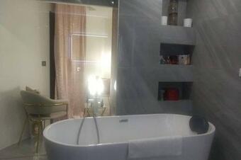 Une Villa Contemporaine Neuve Avec Piscine Bali