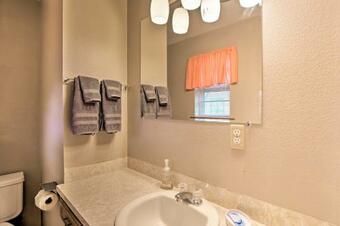 Quiet Clayton Home With Mtn Views, 3mi To Lake Sardis