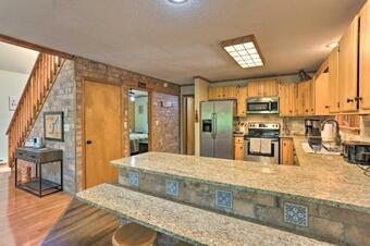 Lakefront Home With Game Room, Decks, Dock And Kayaks!