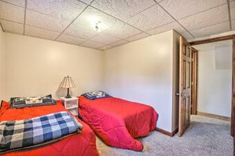 Indian Lake Retreat With Wet Bar And Covered Deck