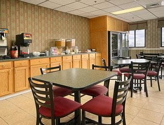 Hotel Super 8 - Henrietta