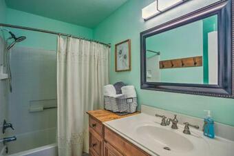 Cozy Pottsboro Home Less Than 1 Mile To Lake Texoma!