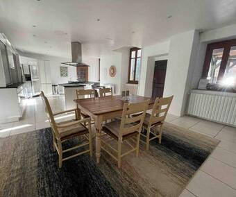 Beautiful 5-bed House In Maubourguet With Pool