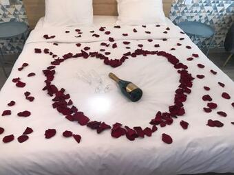 Au Champ De L'insolite