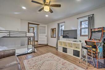 2-acre Ski Chalet With Deck 8 Mi To Mt Snow!