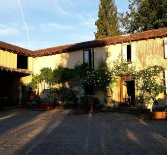 Bed & Breakfast Maison Et Jardin Talinou