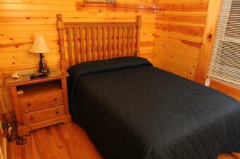 The Cabins At Pine Haven - Beckley