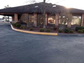 Hotel New Martinsville Inn