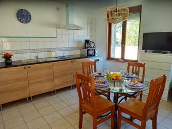 Maison De 2 Chambres Avec Terrasse Amenagee Et Wifi A Oisy Le Verger