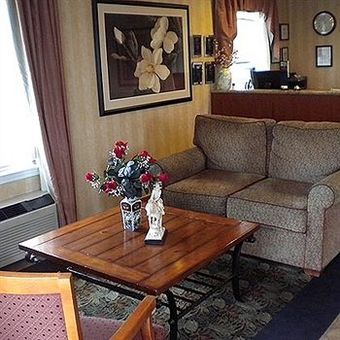 Magnuson Hotel Heritage Inn