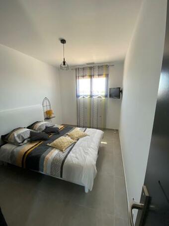 Maison Neuve 120 M2 Sur Terrain 300 M2 Climatis�e Avec Piscine Priv�e Avec Volet Roulant Wifi